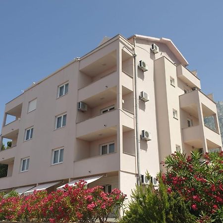 Sara Apartments Makarska Exteriör bild