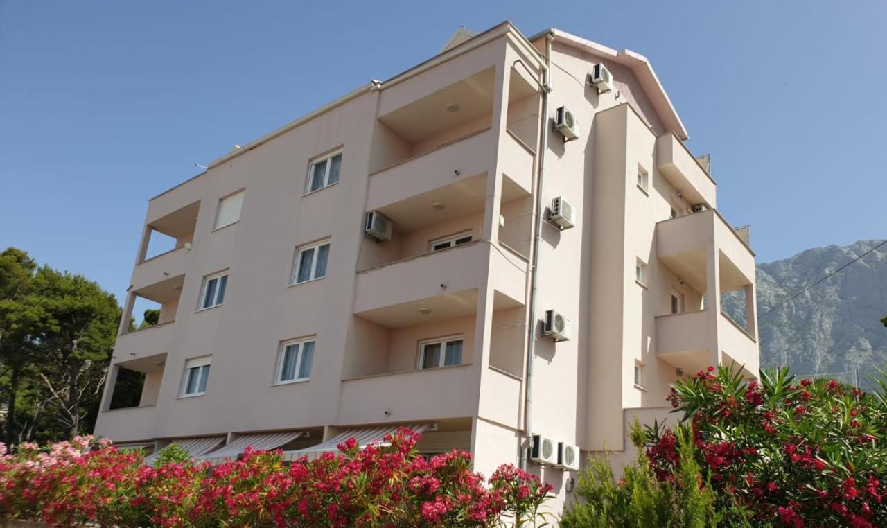 Sara Apartments Makarska Exteriör bild